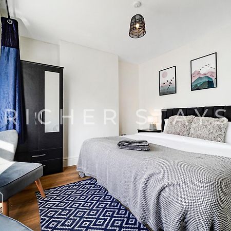 Watford Large 5Br Home - Contractors & Families Экстерьер фото