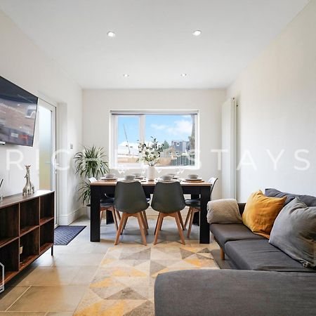 Watford Large 5Br Home - Contractors & Families Экстерьер фото