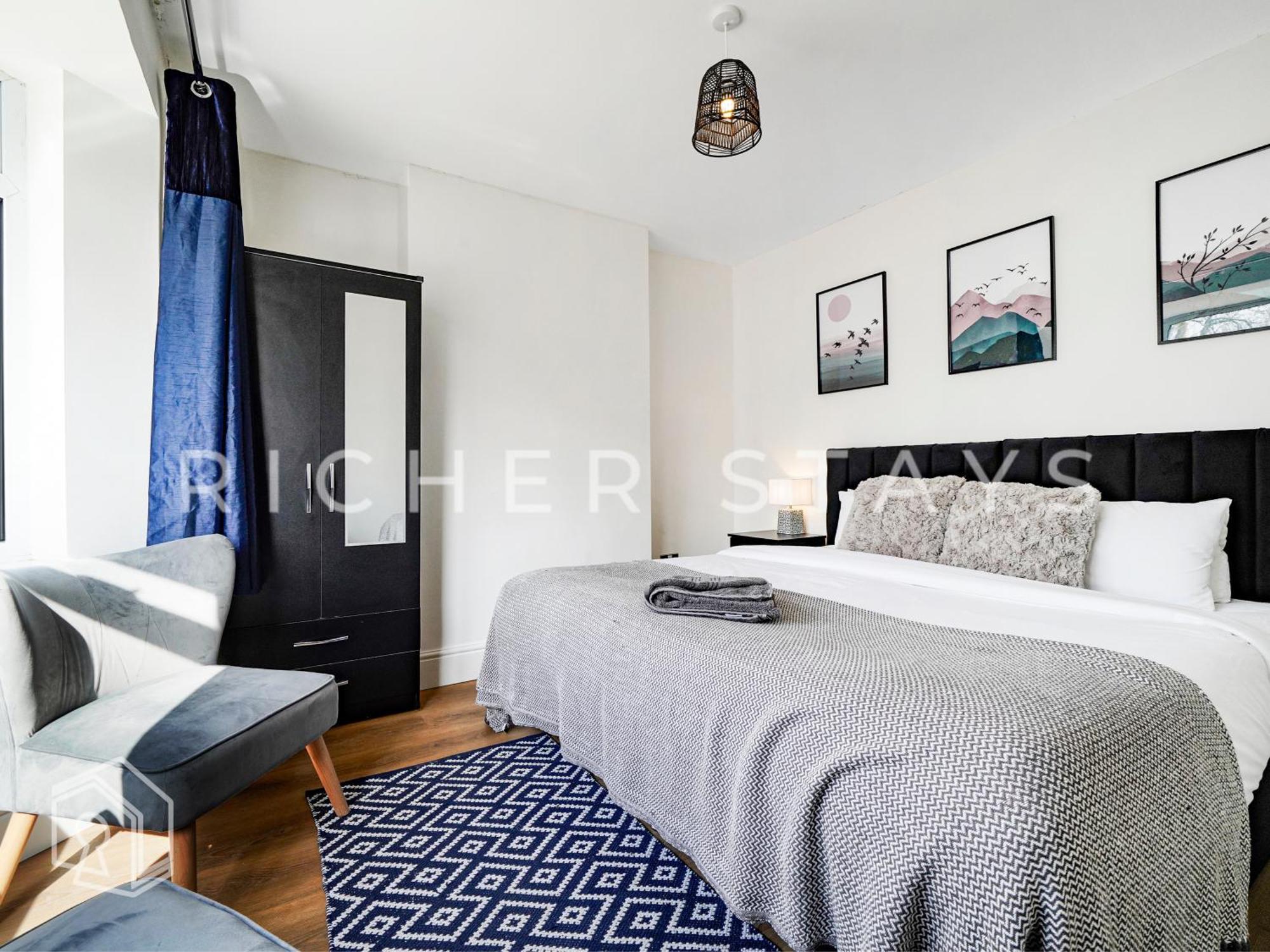 Watford Large 5Br Home - Contractors & Families Экстерьер фото