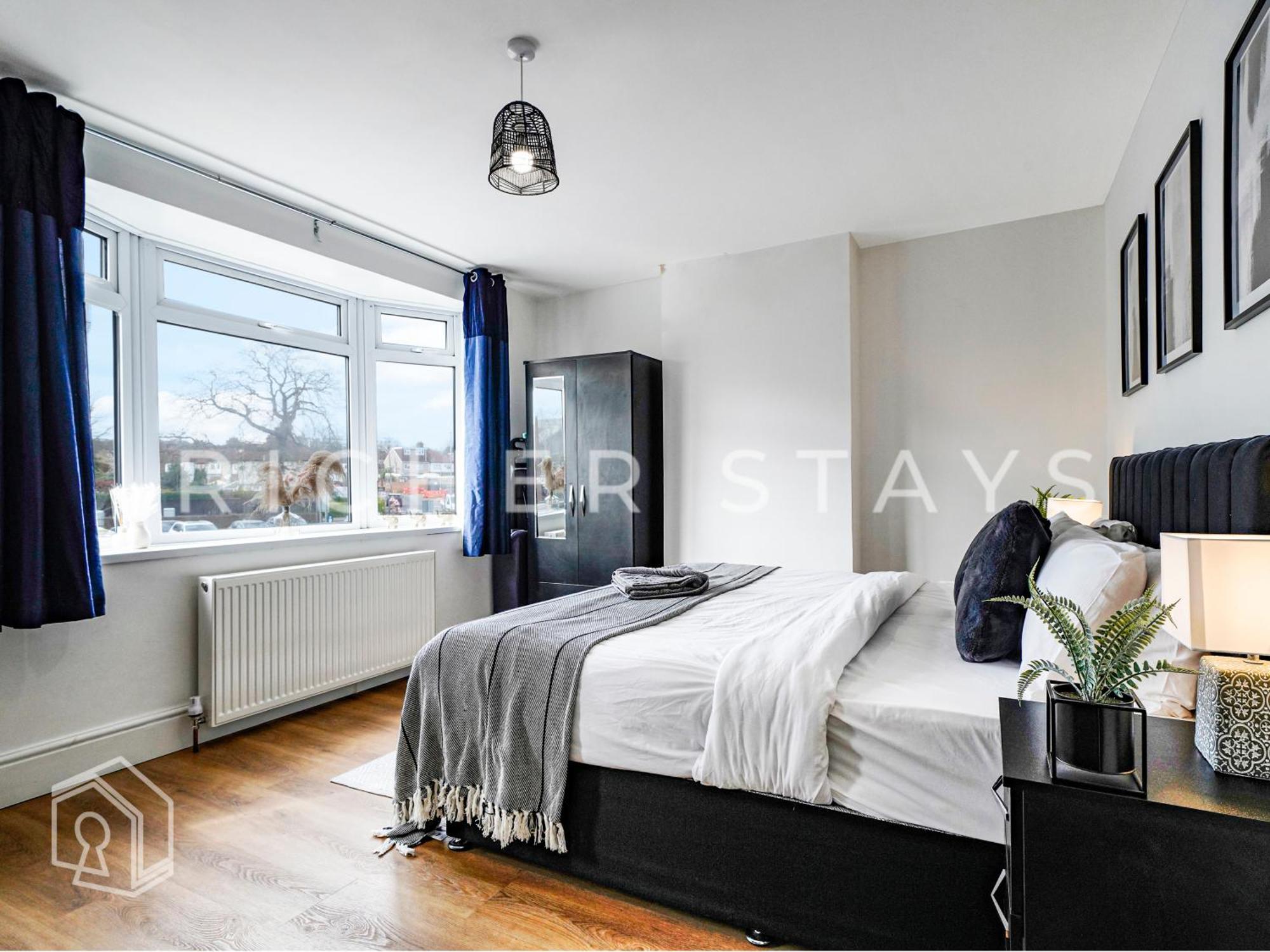 Watford Large 5Br Home - Contractors & Families Экстерьер фото