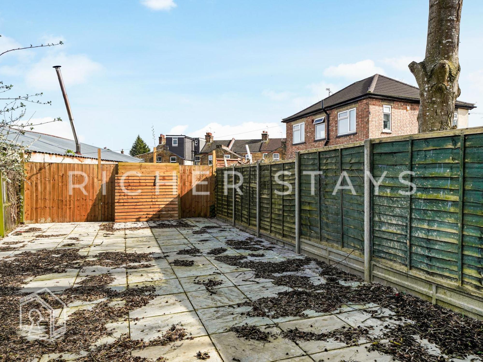 Watford Large 5Br Home - Contractors & Families Экстерьер фото
