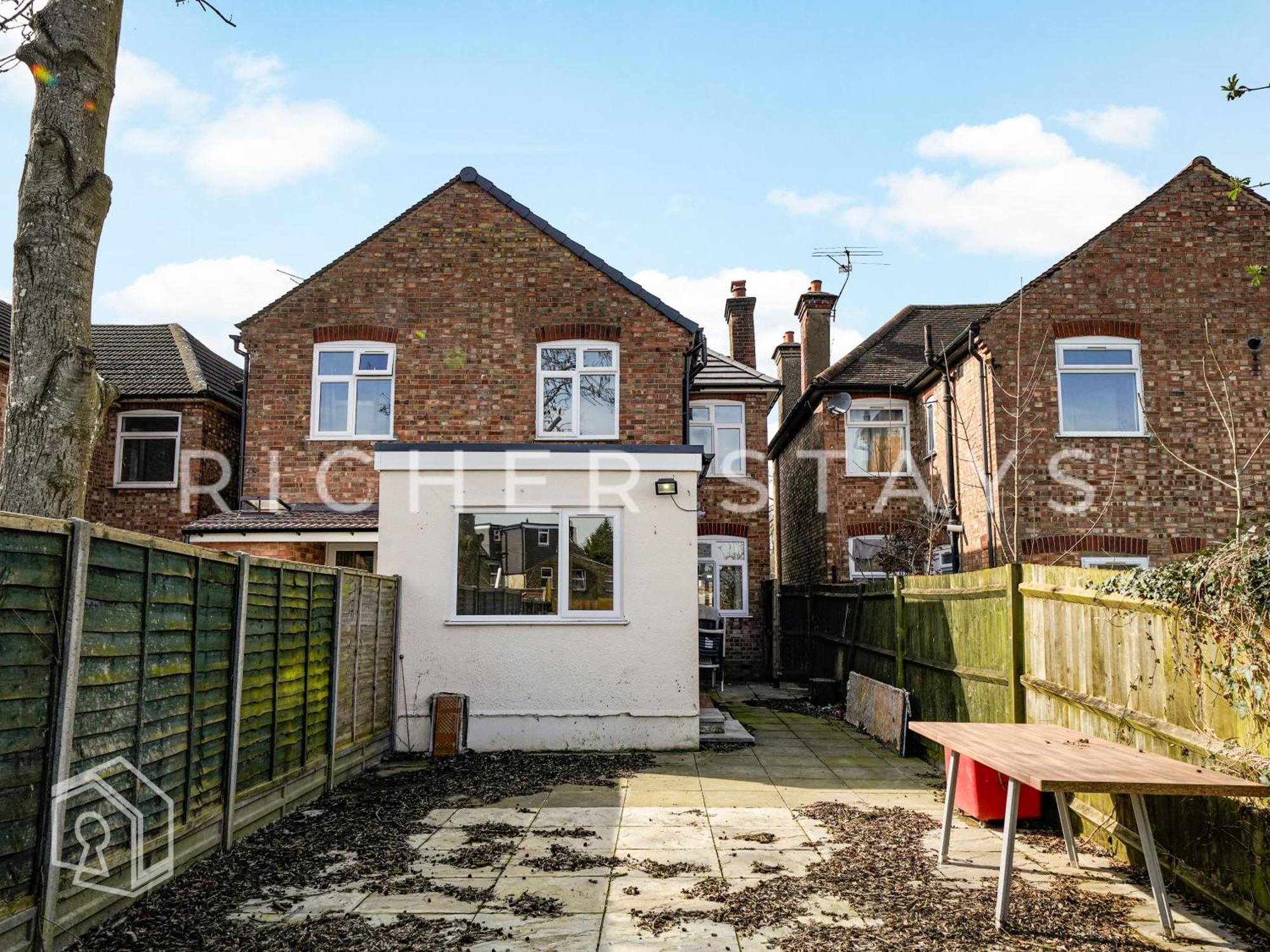 Watford Large 5Br Home - Contractors & Families Экстерьер фото